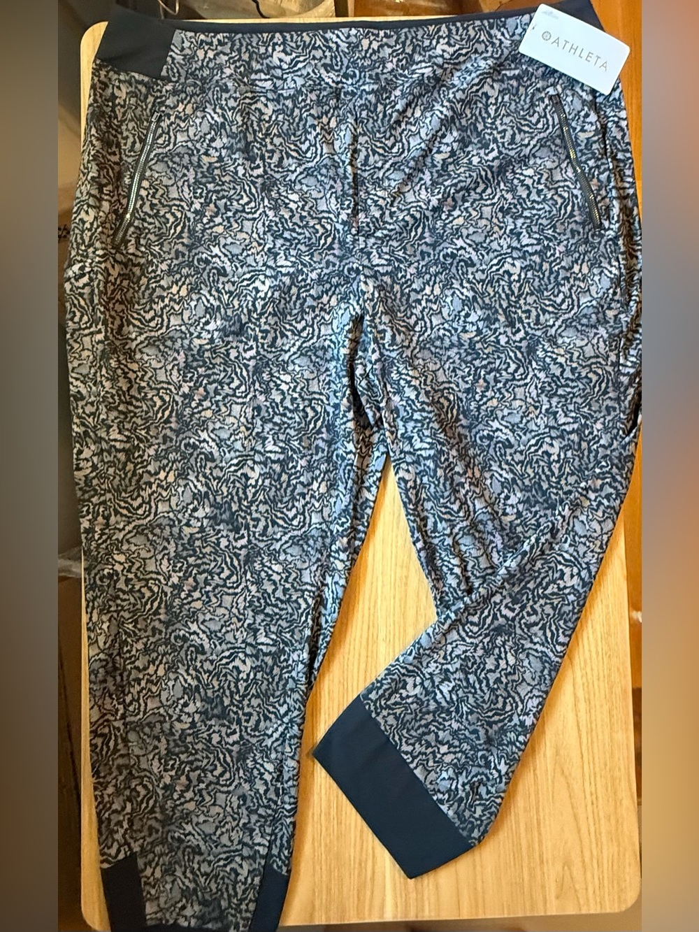 NWT Athleta Trekkie North High Rise Joggers Kinetic Abstract 22